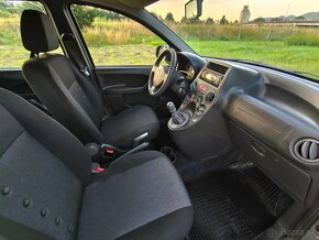 Fiat Panda 4x4 1,2 benzín 51kw • 2011 • 124 311 KM • - 10