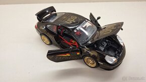 1:18 PORSCHE 911 SUPER CUP - 10