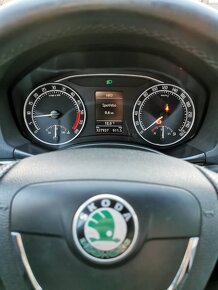 Škoda Octavia Combi 2.0 TDI CR DPF RS - 10