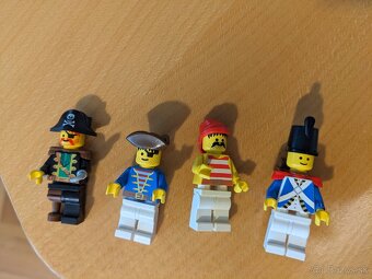 Lego Pirates ostrov 6270 - 10