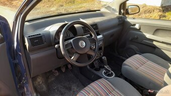 Volkswagen Fox 1,2 HTP 40kw - ABS - 10