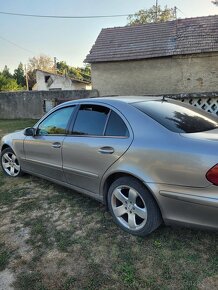 Dobrý mám na predaj mercedes e270 w211auto je nepojazne - 10