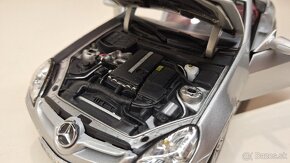 1:18 MERCEDES-BENZ SLK 2004 - 10