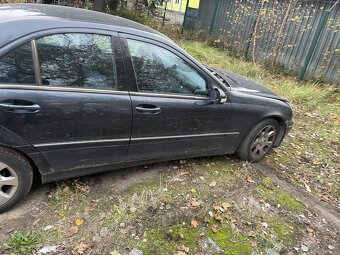 Mercedes Benz w203 2.0d 2003 sedan - 10