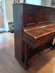 Pianino spred roku 1900 - 10