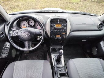 Toyota RAV4 2.0 D4D 4x4 - 10