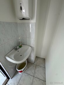 Prenájom kancelárskeho priestoru - 52 m² Nitra, Farská - 10