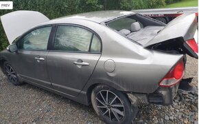 Honda Civic 1.8 ES  , STARTUJE A JAZDI - 10