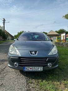 Peugeot 307sw s panoramou - 10