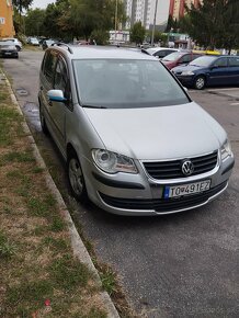 Volkswagen Touran - 10