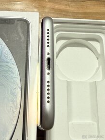 Predám Apple iPhone XR 64GB Silver Bežné známky opotrebovani - 10