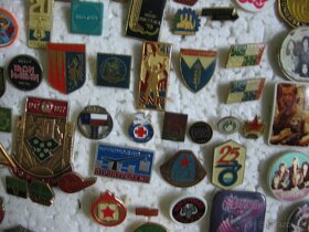 Ponuka: zbierka starých rôznych odznakov 2 (pozri fotky): - 10