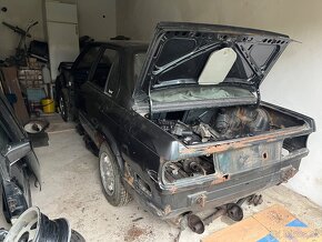 Predám BMW e30 - 10