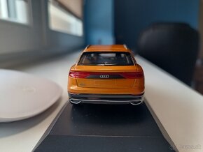 Model auta Audi Q8 2017 (Dragon Orange) - 10