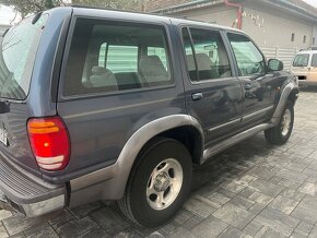 Ford Explorer 4.0 V6 4x4 + LPG - 10