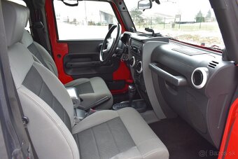 Jeep Wrangler 2.8 CRD SAHARA A/T - 10