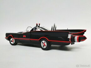 1:18 - Batmobile 1966 + Batman / Robin - Hot Wheels - 1:18 - 10