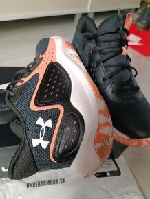 Under Armour 44 - 10