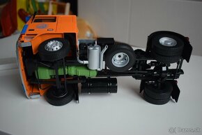 1:18 Volvo F12 Truck Deutrans year 1977 - 10