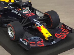 Max Verstappen (RB16B) 1:18 VC Abu-Dhabi 2021 - 10