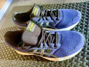 Botasky Asics - 10