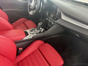 GIULIA VELOCE 2.0 Benzín 206KW 8AT Q4 6/2023 Odpočet DPH - 10