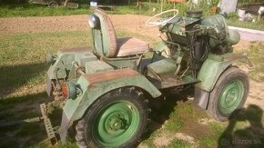 malotraktor s vlečkou - 10