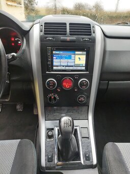 Suzuki Grand Vitara 2.4 - 10