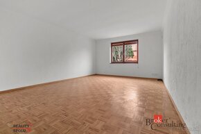 8-izbový RD, BAZÉN, DVOJGARÁŽ - VHODNÝ AKO SÍDLO FIRMY - 10