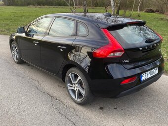 Volvo v40 - 10