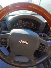 Predám  Jeep Grand Cherokee WH 3.0 CRD. Najvyššia výbava - 10