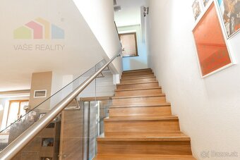 Na predaj krásny 3-izbový rodinný dom, 249 m², Vajnory - 10