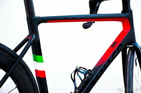 Colnago V3 Disc 2024, Shimano Di2 2x12 - 10