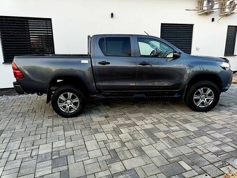 TOYOTA HILUX 2.4DI-D - PREDAJ AJ NA SPLÁTKY - 10