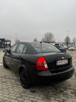 Hyundai Accent 1.5 crdi - 10