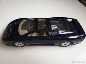 1:18 JAGUAR XJ220 Maisto - 10