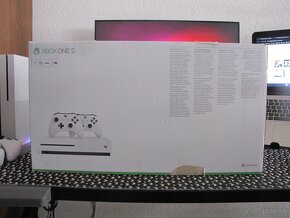 XBOX ONE S 1TB + 2 Ovládače + 5 Hier - 10