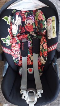 Cybex Cloud Z i-Size Spring Blossom Dark so zakladnou - 10