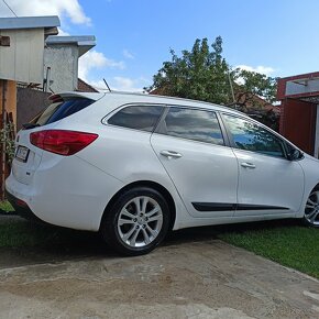 Kia ceed sw - 10