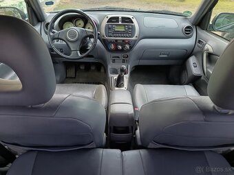 Toyota RAV4 - 10