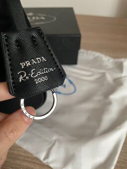 Prada Re-edition 2000 kabelka s krabicou - 10