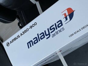 Model Airbus A350-900 Malaysia Airlines 1:200 - 10