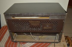 predam krasne starozitne gramoradio PHILIPS - 10