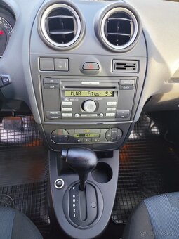 Ford Fiesta  automat - 10