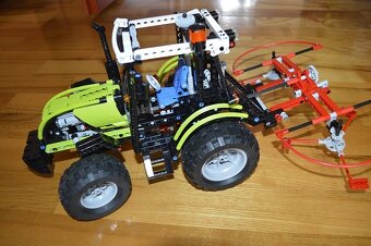 predam LEGO 8284 traktor - 10