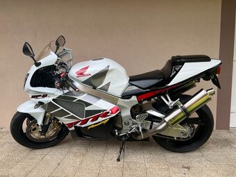 HONDA VTR 1000 SP2 - 10