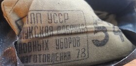 sovietske vojenské čiapky a lodičky. - 10