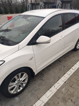 Hyundai i30 CW - 10