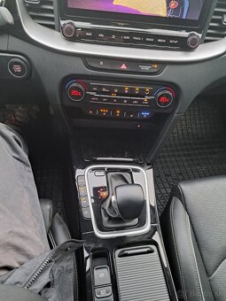 Kia ceed sw platinum - 10