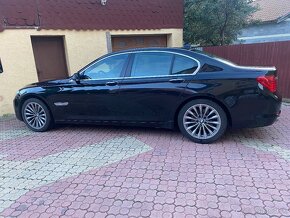 BMW 7 xDrive - 10